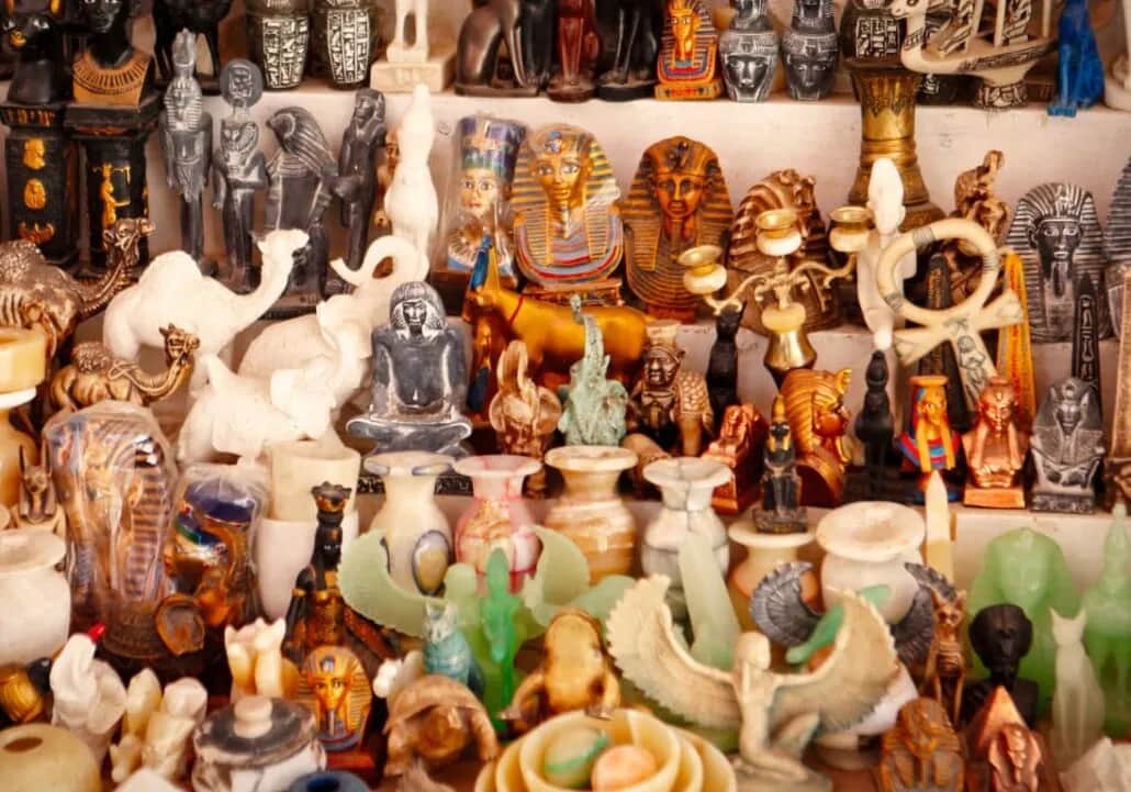 Egipskie zakupy: co warto kupić i jak nie dać się oszukać?